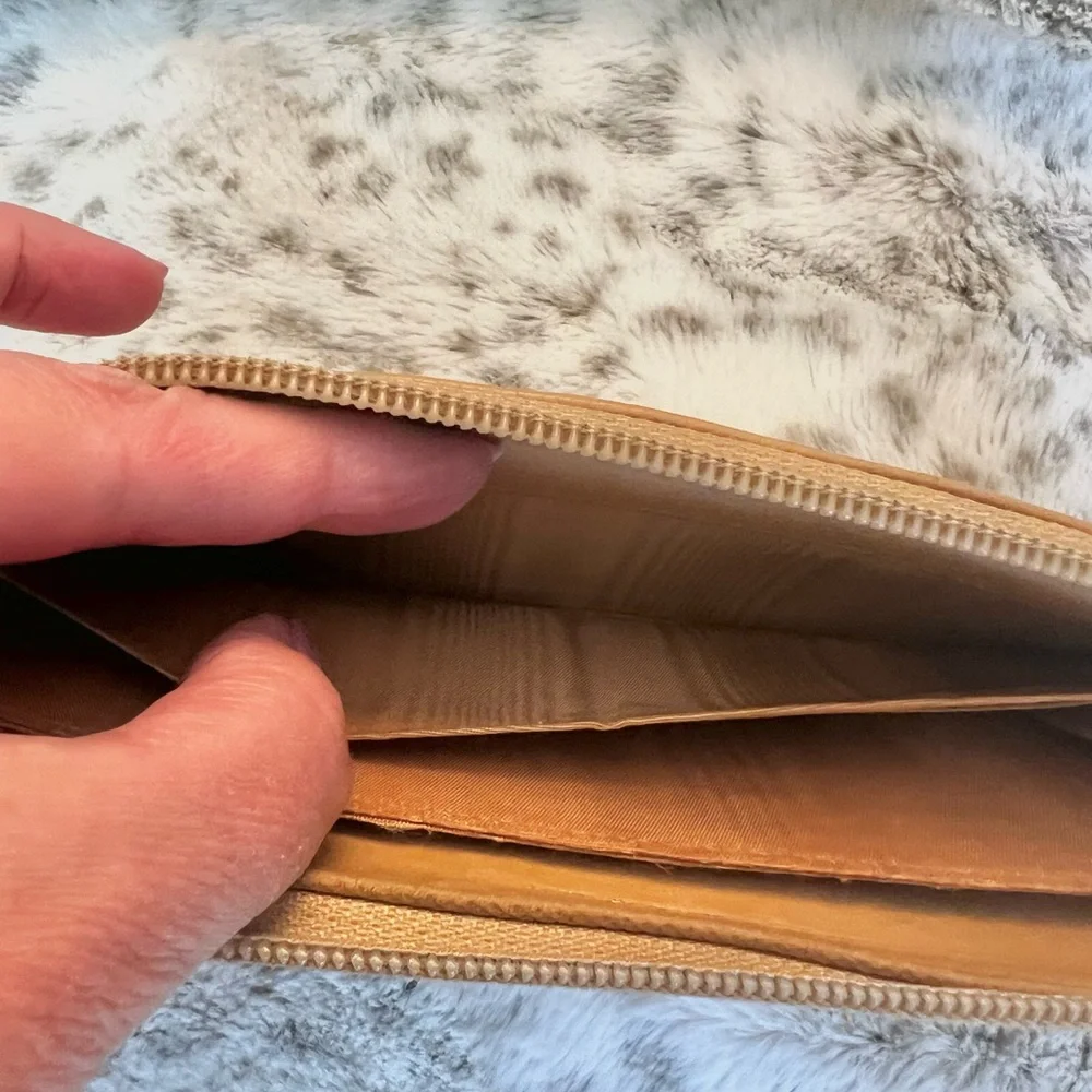 Chanel Caviar Zippy Wallet